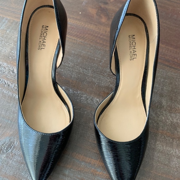 Michael Kors pointed toe D'Orsay black pumps - Picture 3 of 9